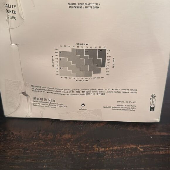 NWT Wolford Velvet De Luxe 50 Tights in black size small - Picture 5 of 5